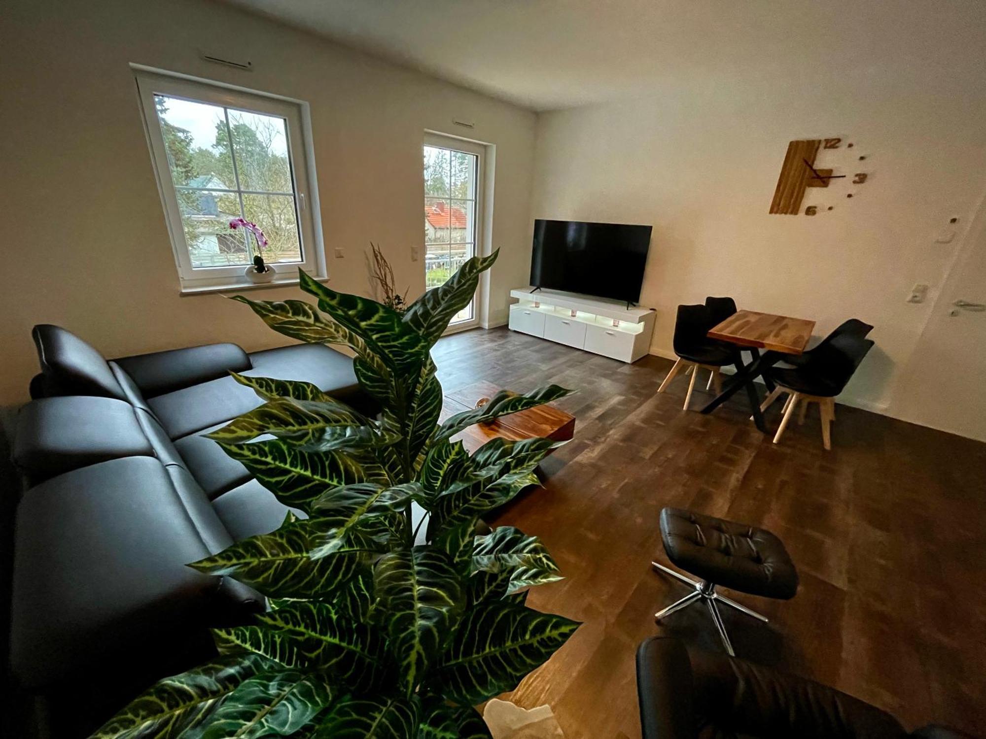 Ferienwohnung Im Gruenen Oranienburg Exterior foto